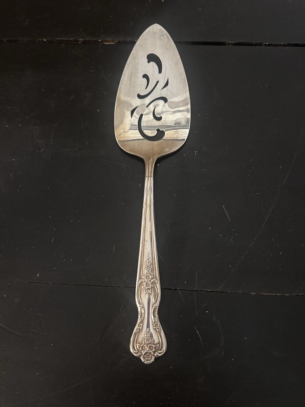 Vintage WM Rogers Mfg Co Extra Plate Silverplate Pie Cake Server Floral Ornate